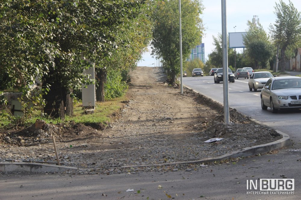 In Yekaterinburg, toys will be forced to repair the sidewalk, which was dug up by road workers - Yekaterinburg, Road workers, Oddities, Longpost