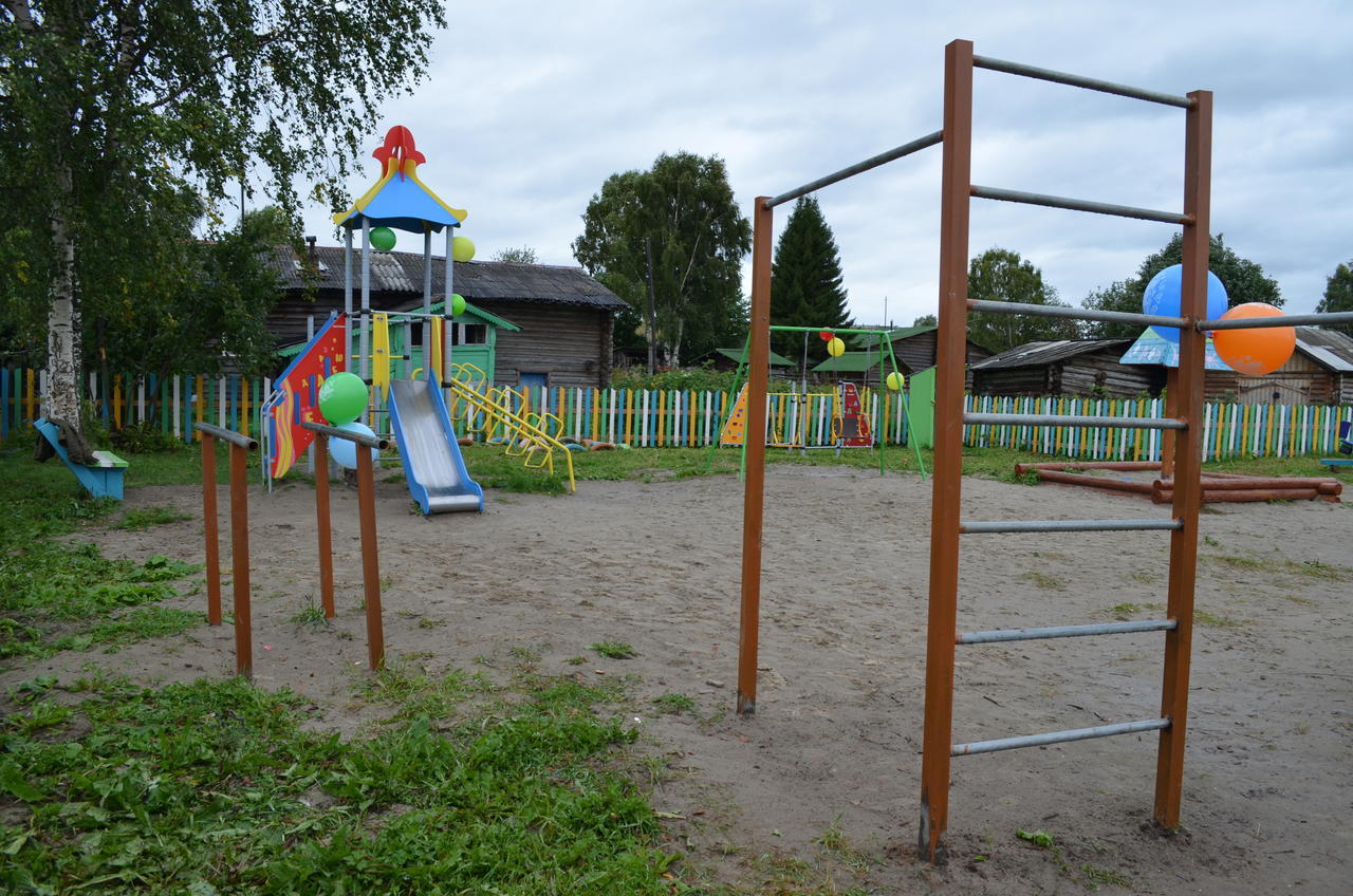 In the Ust-Kulom village of Kerchomya, Republic of Komi, a children's playground and sports grounds were built for one million rubles - Care, Saw cut, Komi Republic, Longpost