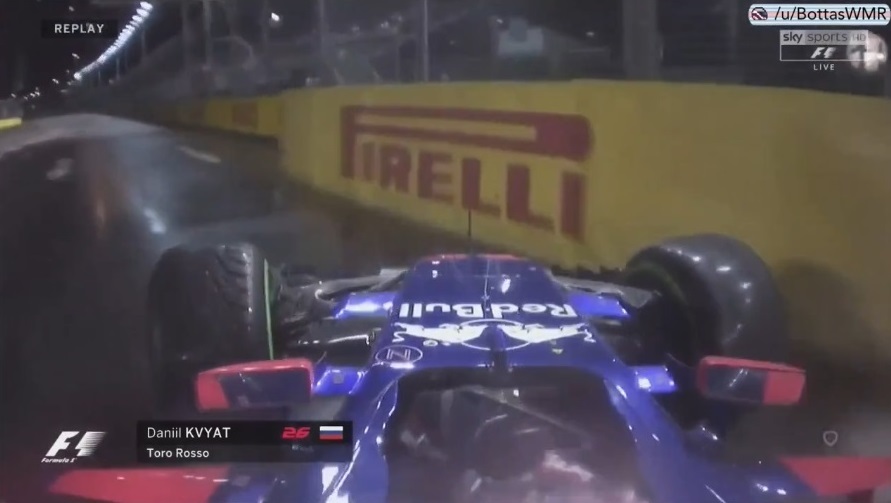 Kvyat's accident at the Singapore Grand Prix. - Formula 1, Daniil Kvyat, Toro Rosso, , Crash, Longpost