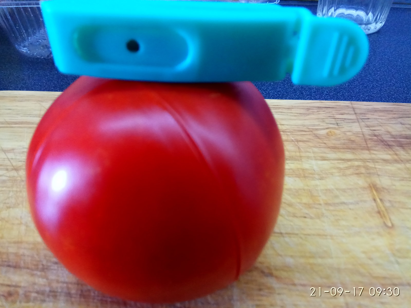 Tool for peeling tomatoes. - My, Life hack, , , Cunning, Advice, Longpost