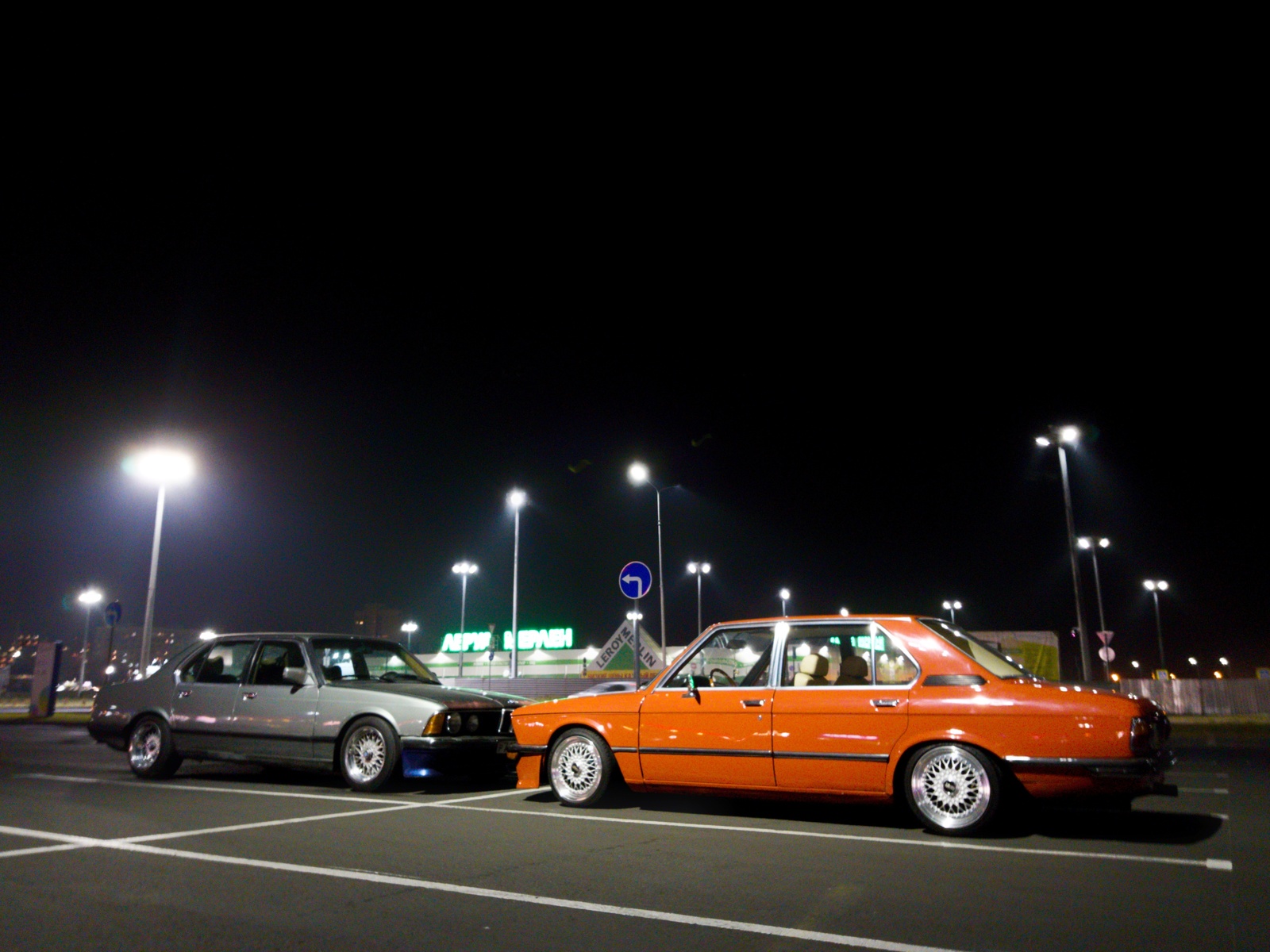 A couple of photos of German old women and an air deuce The photo was taken on Samsung Galaxy s8 plusTolyatti, Aquarelle shopping center - My, Tolyatti, Car, Car for pumping, Bmw, AvtoVAZ, Air suspension, Longpost