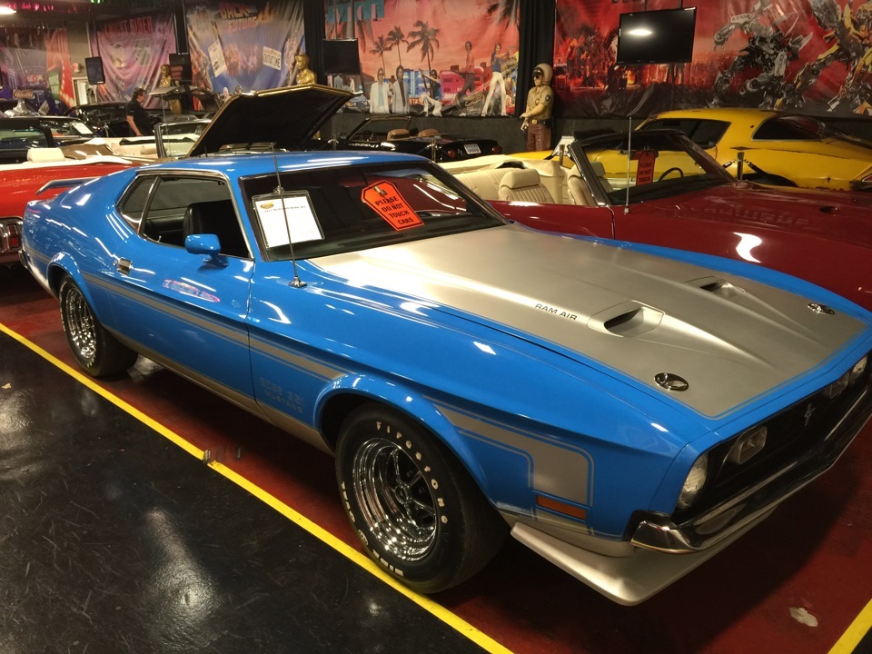 May Day in Chicago, Auto Museum Volo - Mustangs. - My, Museum, Chicago, Mustang, Boss, , , Longpost