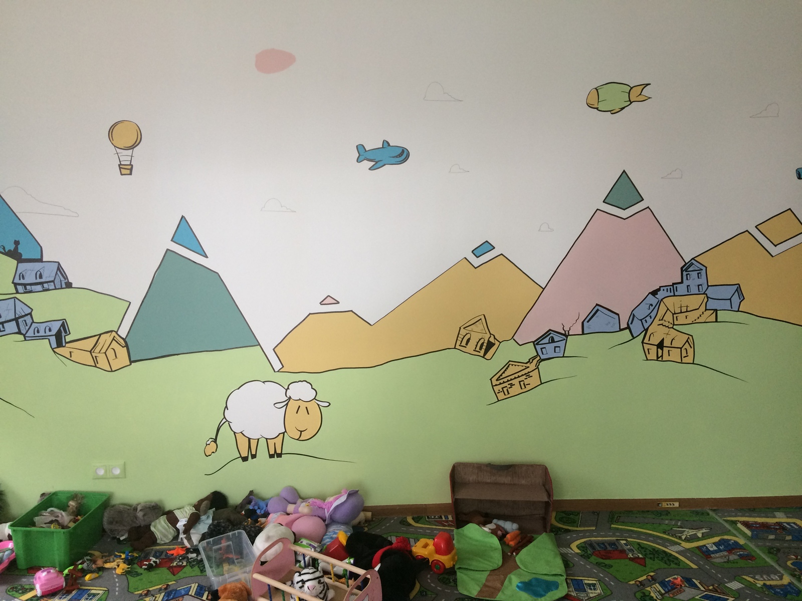 Покраска стен в детском саду гора
