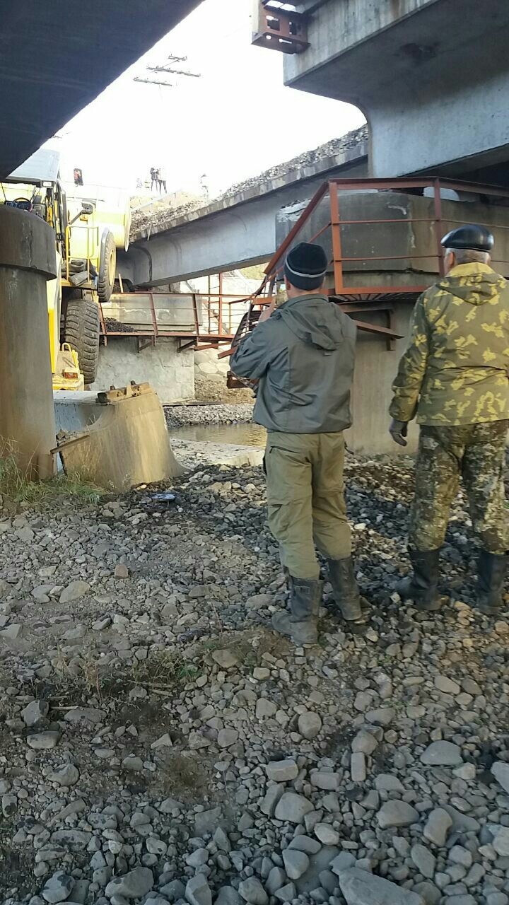 The collapse of the railway bridge at the Ksenyevskaya station of the Trans-Baikal Railway. - Crash, Railway, Transbaikalia, Bridge, Video, Longpost