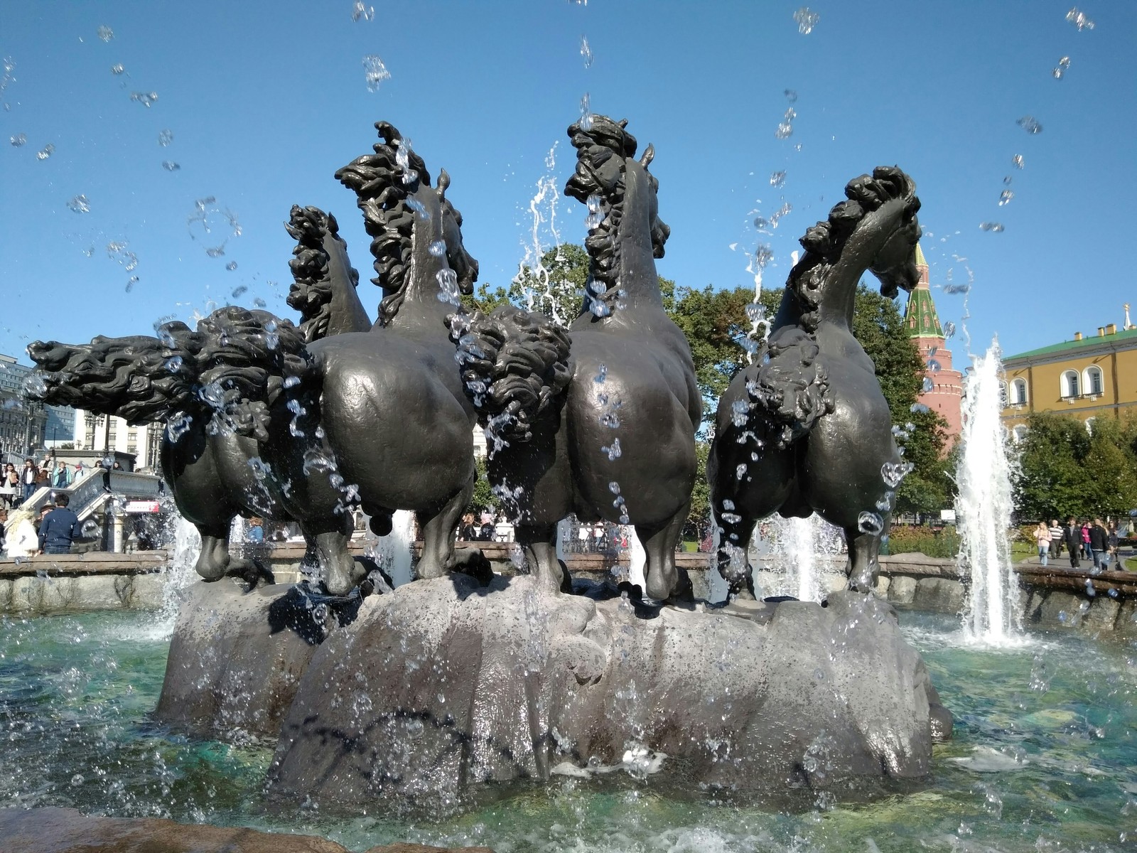 Let's look at it from the other side - My, Moscow, Alexander Garden, Fountain, Foreshortening