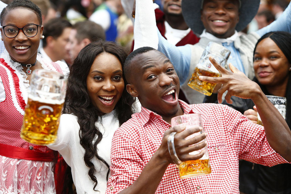 You are at work, and now there is Oktoberfest in Munich) - Oktoberfest, Beer, Girls, Holidays, Munich, Longpost