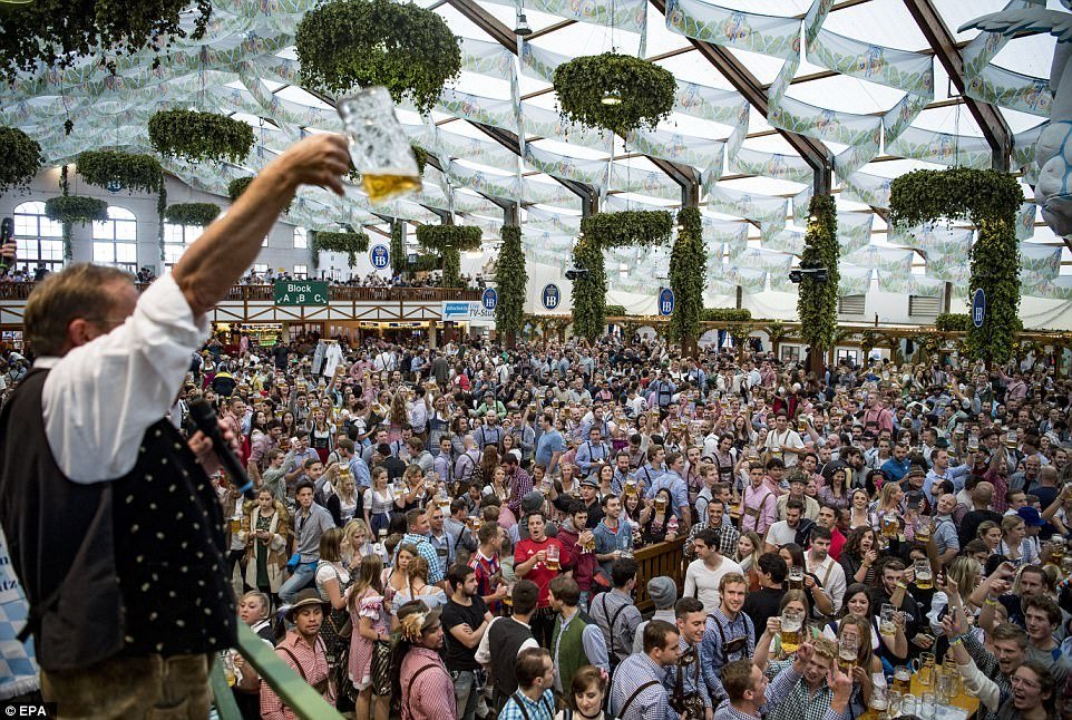 You are at work, and now there is Oktoberfest in Munich) - Oktoberfest, Beer, Girls, Holidays, Munich, Longpost