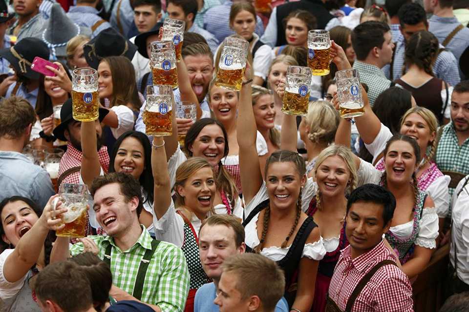 You are at work, and now there is Oktoberfest in Munich) - Oktoberfest, Beer, Girls, Holidays, Munich, Longpost