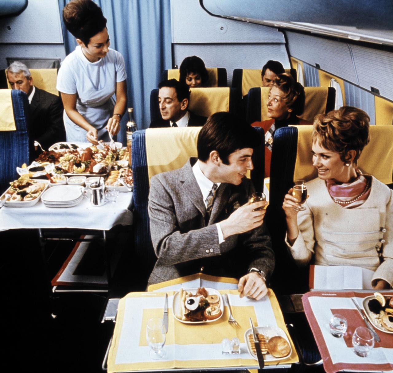 The golden age of air travel [Фейк] - Авиация, Фотография, История, 60-е, Длиннопост, Фейк