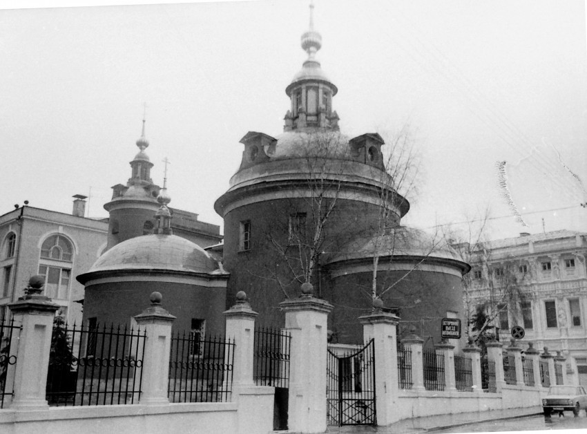 Walking along Ivanovskaya Gorka. Part one. From Spasoglinishevsky to Starosadsky lane. - Moscow, , sights, Video, Longpost