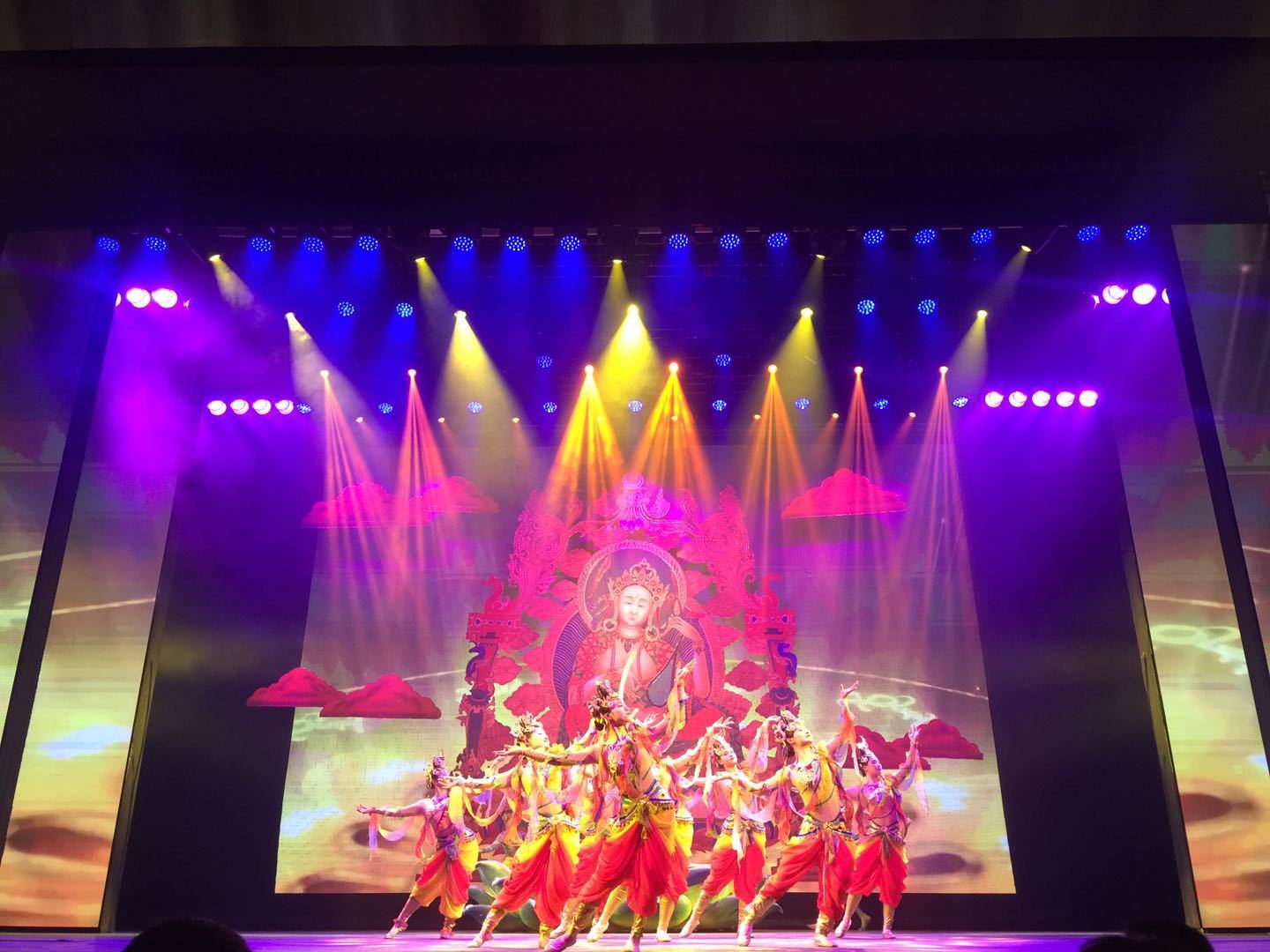 Acrobatic Show at Chaoyang Theater - My, Beijing, , China, Celestial, East, Longpost, Video