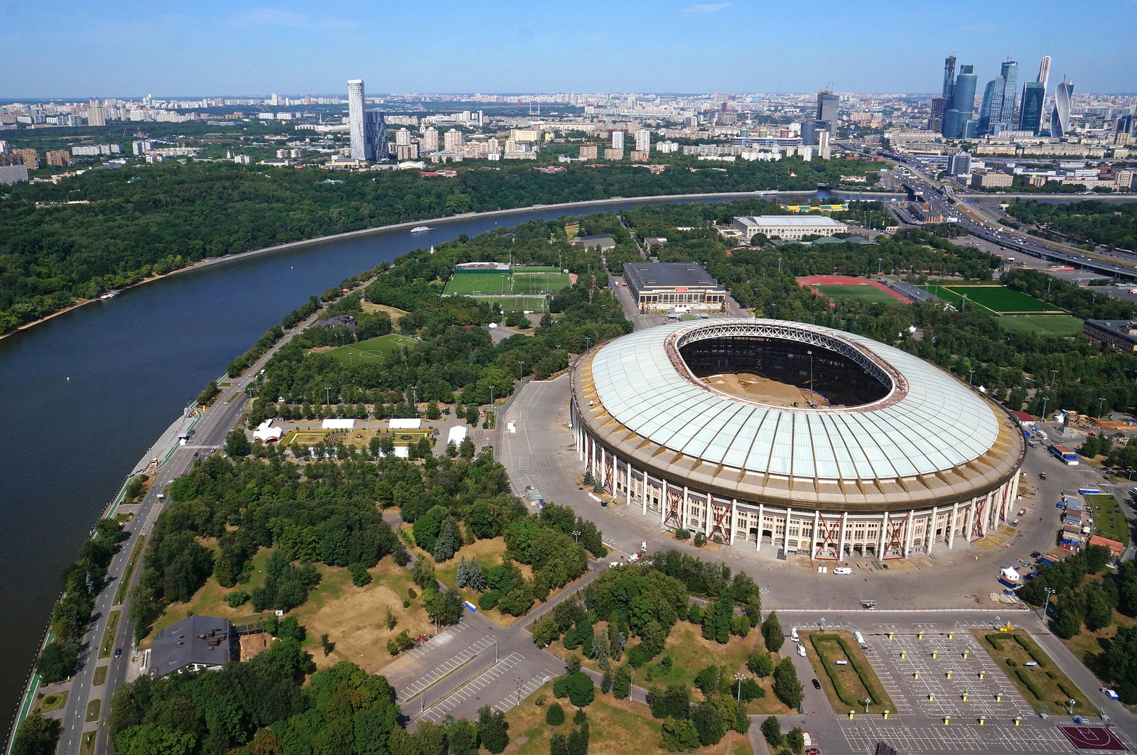 When there is no public transport - My, Public transport, Ecology, Stadium, Ecosphere, Longpost, Sport, Parking, Auto