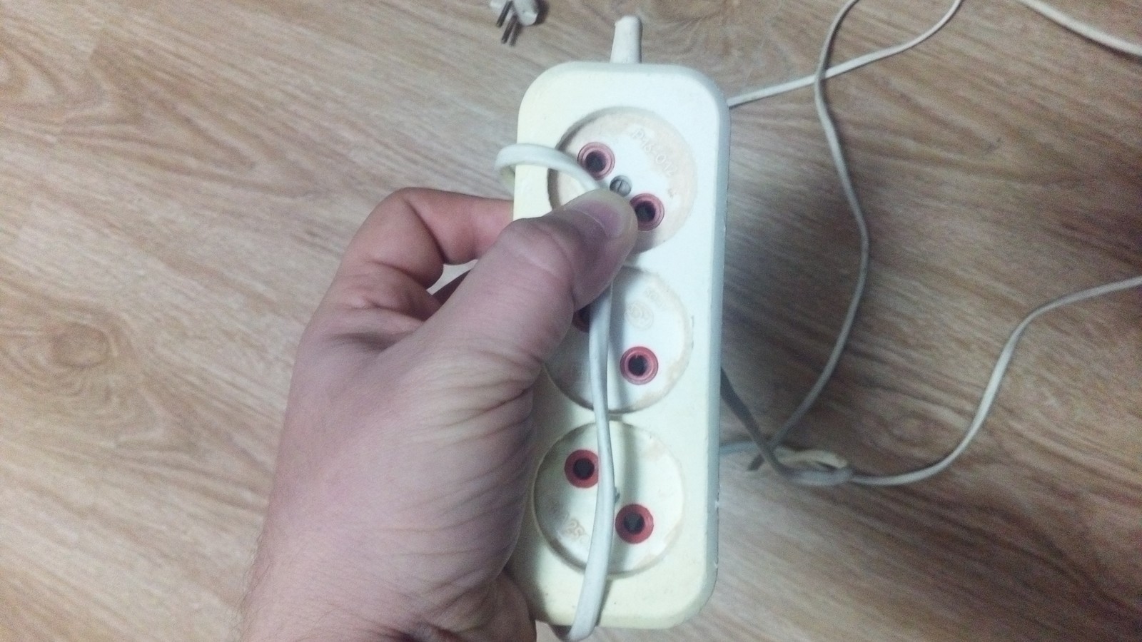 Life hack with an extension cord - My, Life hack, Tags are clearly not mine, Longpost