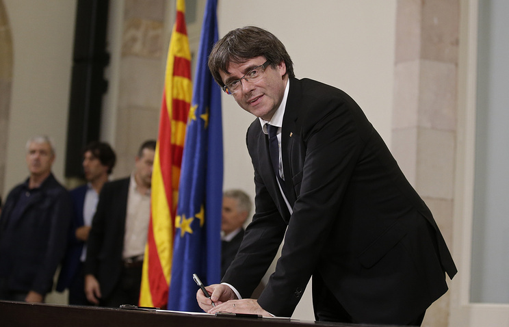 The head of Catalonia signed a declaration of independence - Catalonia, Spain, Referendum, Politics, news, Longpost