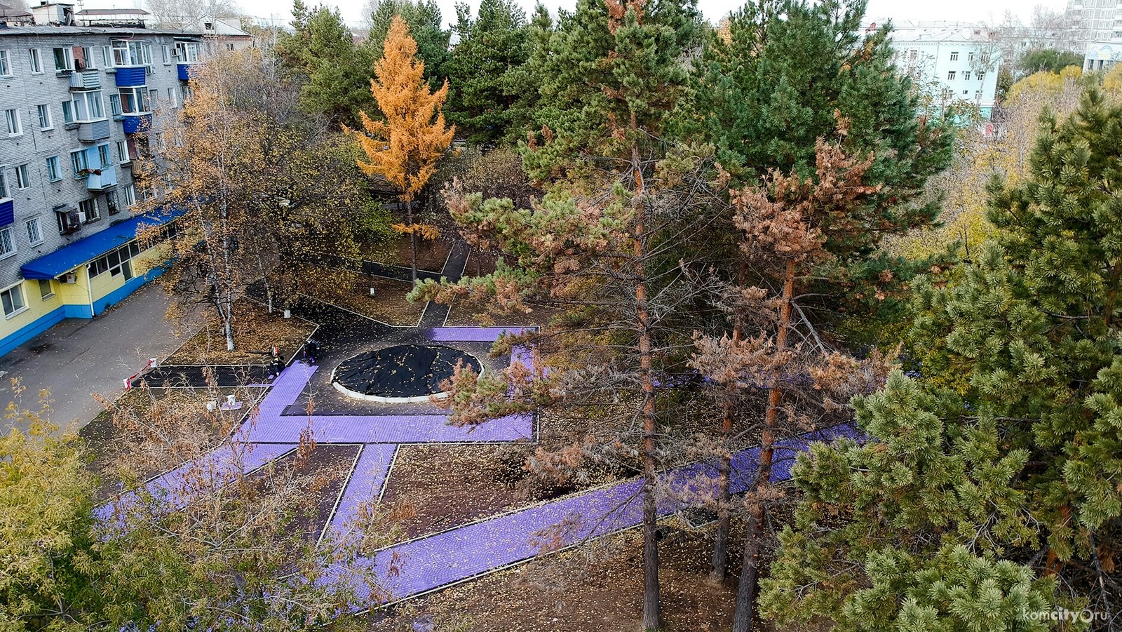 Давайте серьезно. В городе покрасили асфальт. - Комсомольск-На-Амуре, Креатив, Безвкусица, Ландшафтный дизайн, Длиннопост