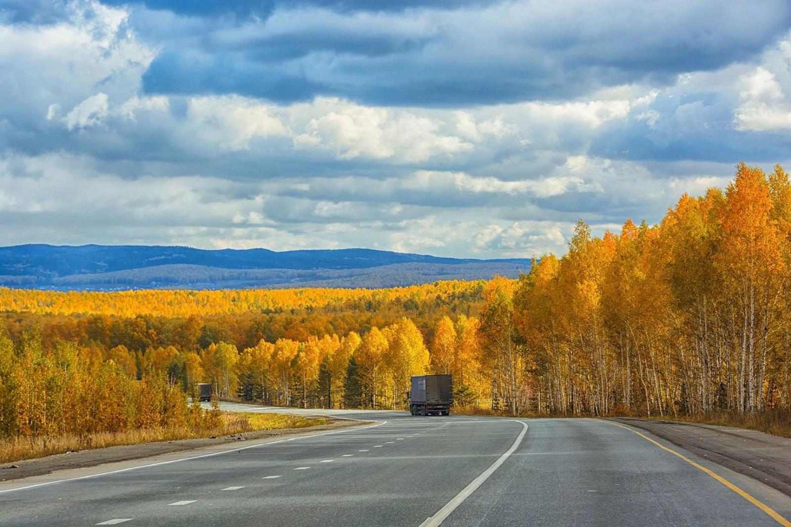 Yesterday somewhere in the Southern Urals. - Autumn, Road, The photo