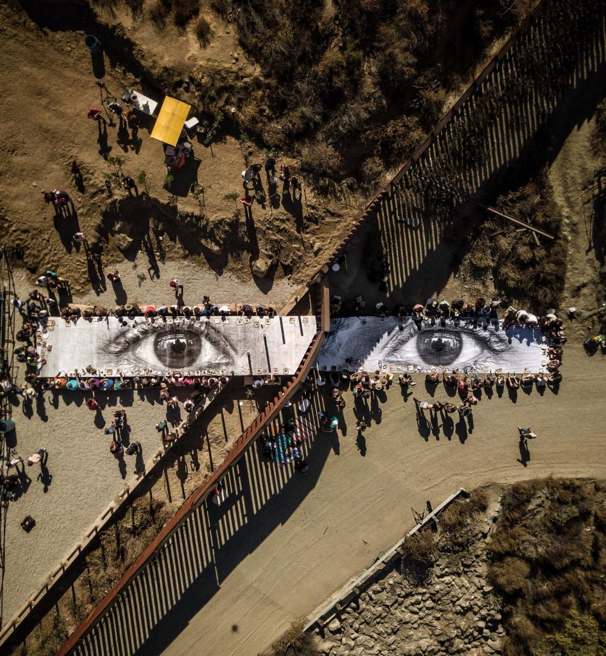 Picnic on the border of Mexico and the USA - The border, Mexico, USA, Art object, Eyes, Modern Art, Art