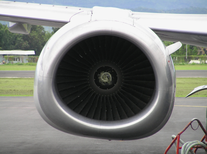Источник <!--noindex--><a href="https://pikabu.ru/story/kak_otlichit_boeing_ot_airbus_za_paru_sekund_i_krasivo_pontanutsya_pered_druzyami_14277665?u=https%3A%2F%2Fupload.wikimedia.org%2Fwikipedia%2Fcommons%2F7%2F78%2FBoeing_737-400_Engine.JPG&t=https%3A%2F%2Fupload.wikimedia.org%2Fwikipedia%2Fcommons%2F7%2F78%2FBoeing_7...&h=480c1bfffecbcc249b1876b36c54dd0467a6bbe2" title="https://upload.wikimedia.org/wikipedia/commons/7/78/Boeing_737-400_Engine.JPG" target="_blank" rel="nofollow noopener">https://upload.wikimedia.org/wikipedia/commons/7/78/Boeing_7...</a><!--/noindex-->