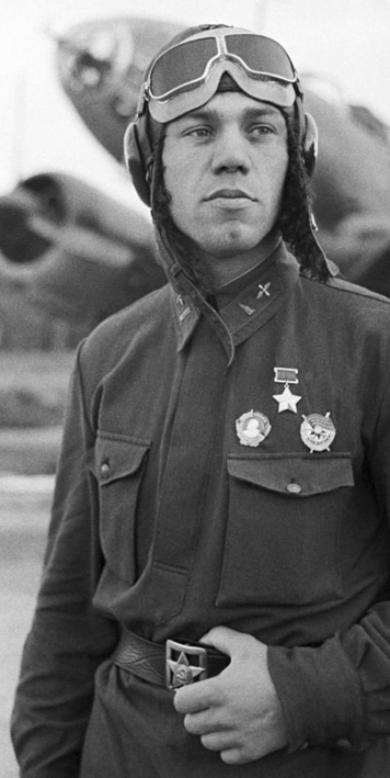 Герой Советского Союза капитан Молодчий А.И.