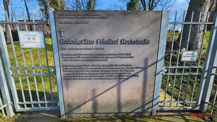 Фото: <a href="https://pikabu.ru/story/tut_pokhoronenyi_russkie_deti_ikh_ubili_torgovtsyi_avtomobilyami_v_germanii_14307078?u=https%3A%2F%2Faif.ru%2F&t=%D0%90%D0%B8%D0%A4&h=f5982b8f2d6f8c417b8f18af99b707f0561b0035" title="https://aif.ru/" target="_blank" rel="nofollow noopener">АиФ</a>/ Георгий Зотов