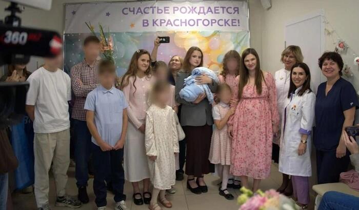 Жительница Подмосковья стала мамой в 17-й раз
