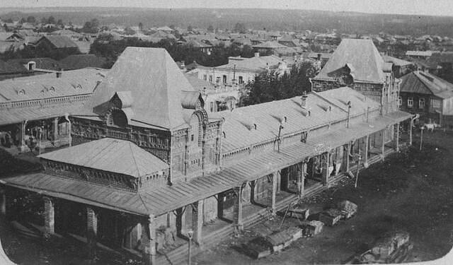 Ветлужские торговые ряды. Снято с колокольни Троицкой церкви.