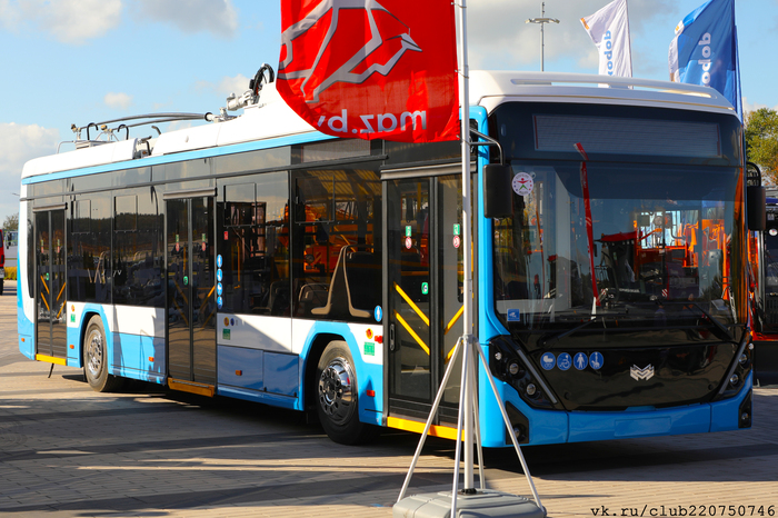 Троллейбус БКМ 32100D