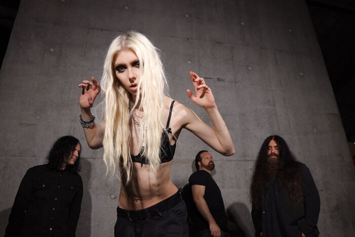 THE PRETTY RECKLESS с синглом *About You* из альбома "Dear God" 2026 года ALTERNATIVE ROCK/HARD ROCK