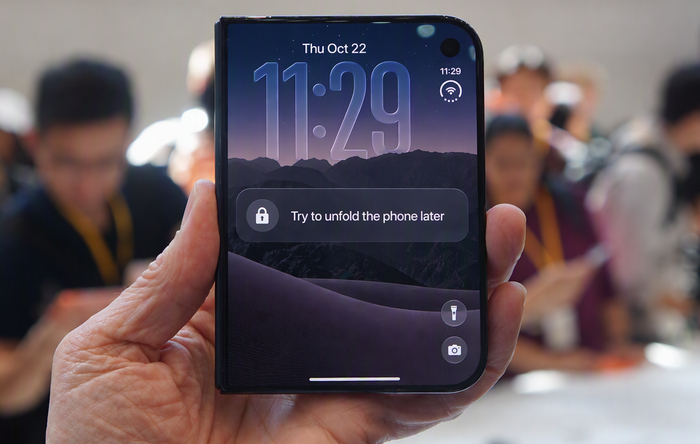 ����������� �������� ������� �����: iPhone Duo ����� ����������� ������ ����� 10-15 ��������� � ����