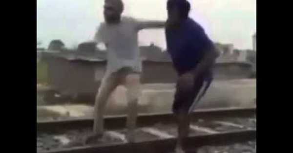 самоубийства снятые на камеру