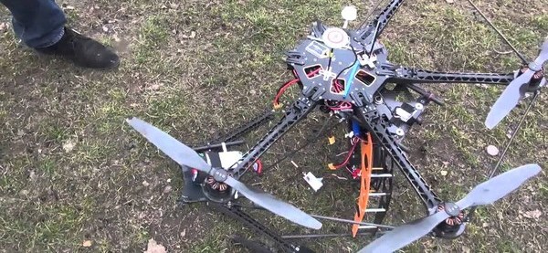 Падение дронов. Дрон DJI s800. Рама гексакоптер 650. DJI crash. Разбитый квадрокоптер.