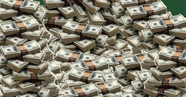 Денег много песня слушать. Куча денег. Деньги богатство изобилие. All Cash. Деньги 3100.