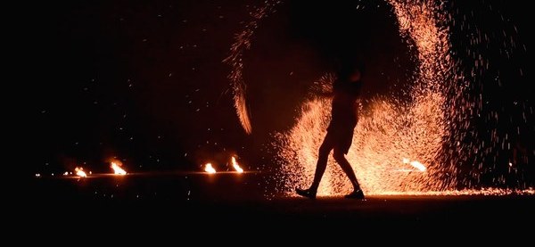 Огонь в ночи песня слушать. Огонь в ночи песня слушать