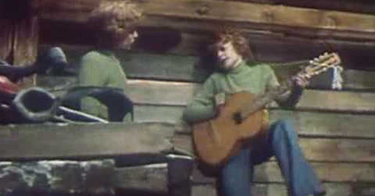 Сыроежкин мы маленькие дети. Сыроежкин из приключения электроника. Сыроежкин мы маленькие дети. Сыроежкин мы маленькие дети. Сережа сыроежкин и электроник.